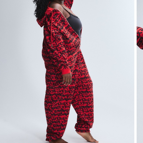 Savage X Fenty By RIHANNA HOODED ONESIE
Red Black Graphic Jumpsuit  Size 22-24 - Picture 6 of 13